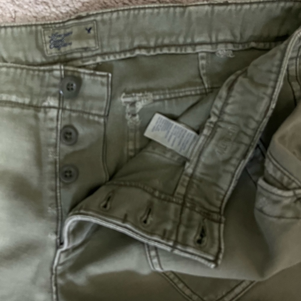 American Eagle Outfitters Olive Cropped Pants (in style of OG 107) - Picture 5 of 10